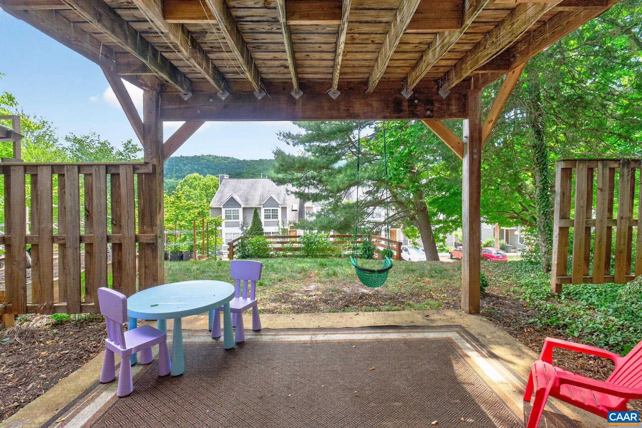 1247 MAPLE VIEW DR, CHARLOTTESVILLE, Virginia 22902, 2 Bedrooms Bedrooms, ,2 BathroomsBathrooms,Residential,1247 MAPLE VIEW DR,677072 MLS # 677072