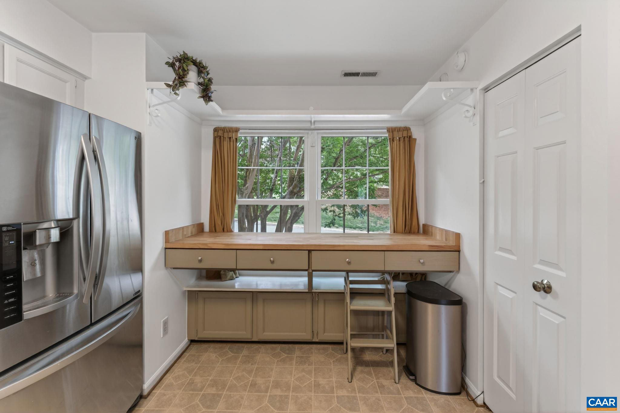 1247 MAPLE VIEW DR, CHARLOTTESVILLE, Virginia 22902, 2 Bedrooms Bedrooms, ,2 BathroomsBathrooms,Residential,1247 MAPLE VIEW DR,677072 MLS # 677072
