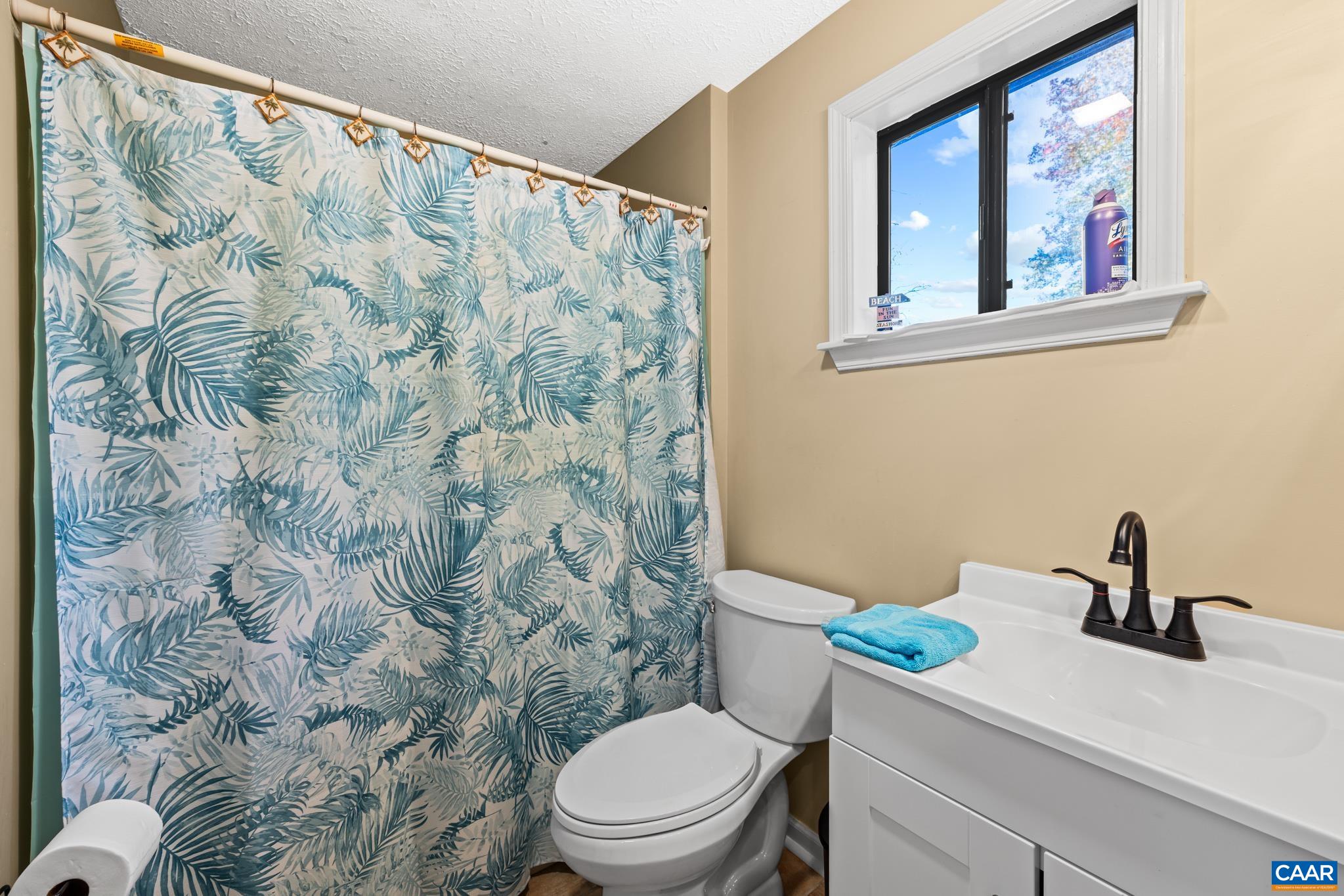 2530 GILLUMS RIDGE LN, CHARLOTTESVILLE, Virginia 22903, 3 Bedrooms Bedrooms, ,2 BathroomsBathrooms,Residential,From Rt 250W - Ivy Road: Left on Gillums Ridge Roa,2530 GILLUMS RIDGE LN,677046 MLS # 677046
