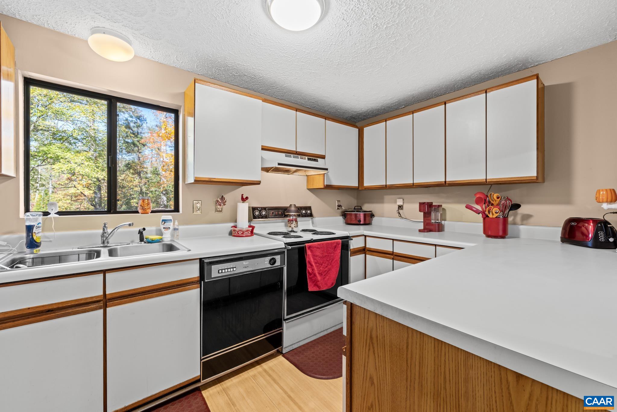 2530 GILLUMS RIDGE LN, CHARLOTTESVILLE, Virginia 22903, 3 Bedrooms Bedrooms, ,2 BathroomsBathrooms,Residential,From Rt 250W - Ivy Road: Left on Gillums Ridge Roa,2530 GILLUMS RIDGE LN,677046 MLS # 677046