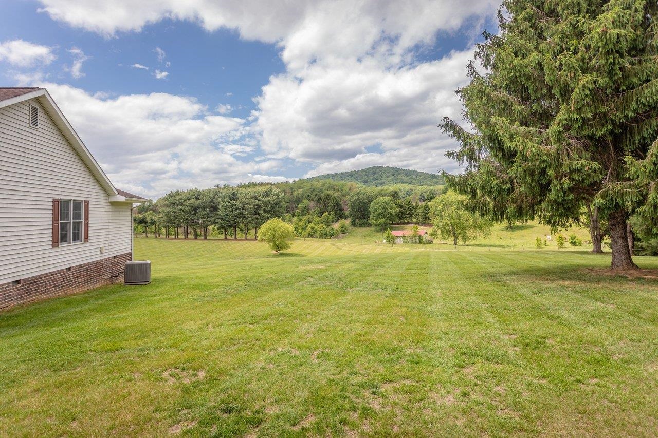 2220 PINEWOODS RD, QUICKSBURG, Virginia 22847, 3 Bedrooms Bedrooms, ,2 BathroomsBathrooms,Residential,Peaceful One-Level Living on 3.001 Private Acres,2220 PINEWOODS RD,677058 MLS # 677058