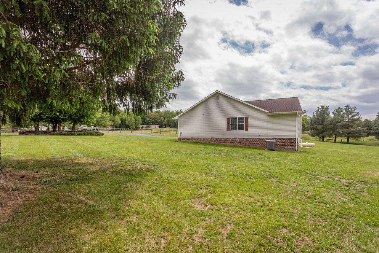 2220 PINEWOODS RD, QUICKSBURG, Virginia 22847, 3 Bedrooms Bedrooms, ,2 BathroomsBathrooms,Residential,Peaceful One-Level Living on 3.001 Private Acres,2220 PINEWOODS RD,677058 MLS # 677058