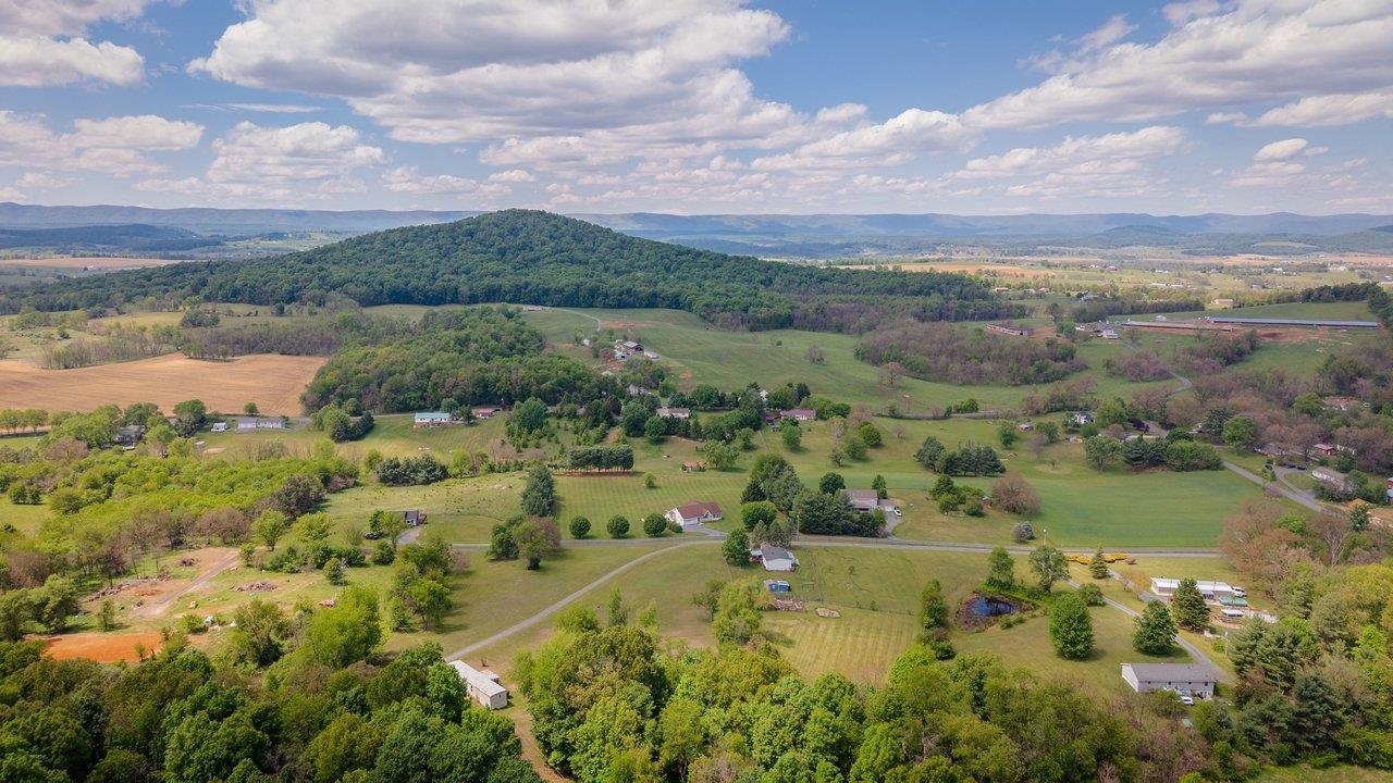 2220 PINEWOODS RD, QUICKSBURG, Virginia 22847, 3 Bedrooms Bedrooms, ,2 BathroomsBathrooms,Residential,Peaceful One-Level Living on 3.001 Private Acres,2220 PINEWOODS RD,677058 MLS # 677058