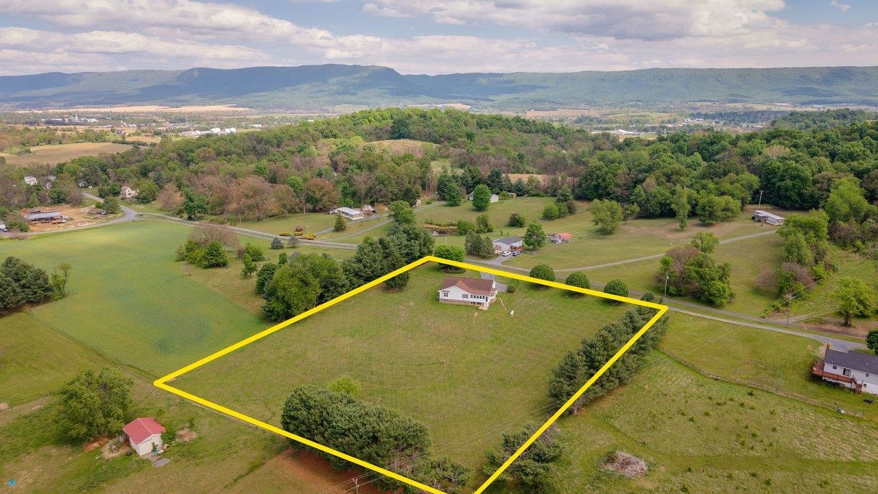 2220 PINEWOODS RD, QUICKSBURG, Virginia 22847, 3 Bedrooms Bedrooms, ,2 BathroomsBathrooms,Residential,Peaceful One-Level Living on 3.001 Private Acres,2220 PINEWOODS RD,677058 MLS # 677058