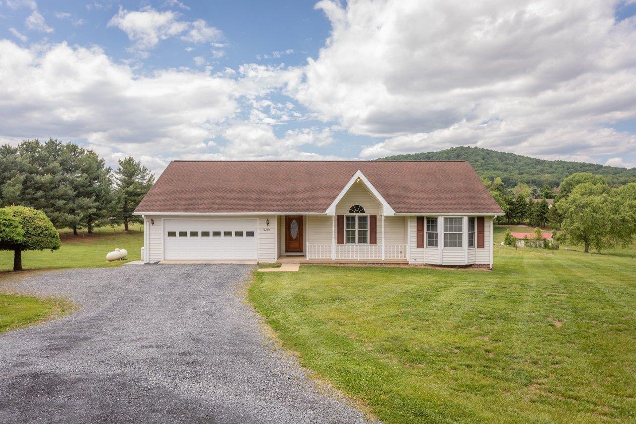 2220 PINEWOODS RD, QUICKSBURG, Virginia 22847, 3 Bedrooms Bedrooms, ,2 BathroomsBathrooms,Residential,Peaceful One-Level Living on 3.001 Private Acres,2220 PINEWOODS RD,677058 MLS # 677058