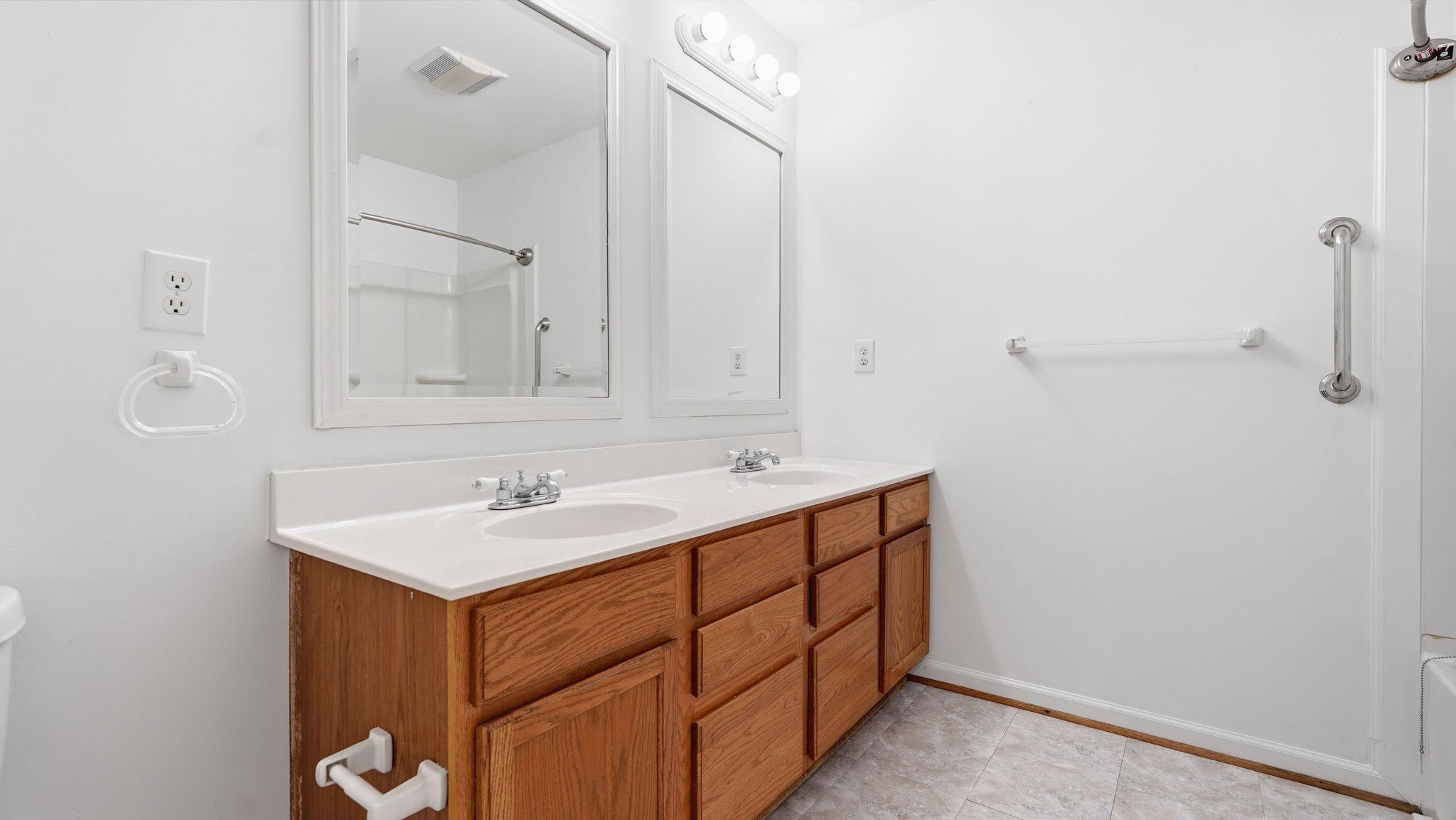 10550 BRENT TOWN RD, CATLETT, Virginia 20119, 4 Bedrooms Bedrooms, ,2 BathroomsBathrooms,Residential,10550 BRENT TOWN RD,VAFQ2021788 MLS # VAFQ2021788