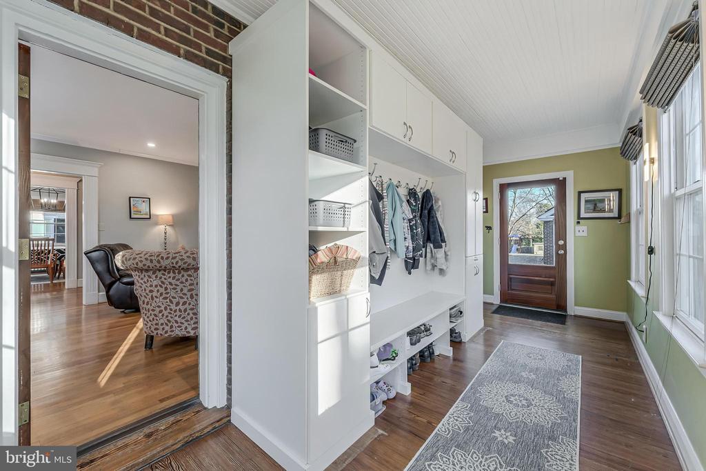 247 WATERLOO ST, WARRENTON, Virginia 20186, 3 Bedrooms Bedrooms, ,2 BathroomsBathrooms,Residential,247 WATERLOO ST,VAFQ2021684 MLS # VAFQ2021684