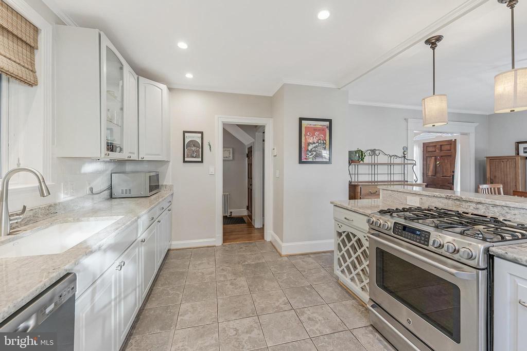 247 WATERLOO ST, WARRENTON, Virginia 20186, 3 Bedrooms Bedrooms, ,2 BathroomsBathrooms,Residential,247 WATERLOO ST,VAFQ2021684 MLS # VAFQ2021684