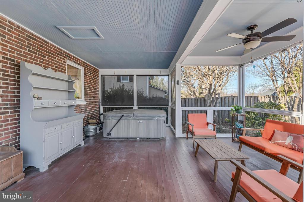 247 WATERLOO ST, WARRENTON, Virginia 20186, 3 Bedrooms Bedrooms, ,2 BathroomsBathrooms,Residential,247 WATERLOO ST,VAFQ2021684 MLS # VAFQ2021684