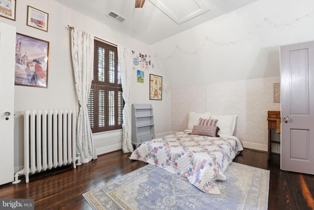 320 CULPEPER ST, WARRENTON, Virginia 20186, 3 Bedrooms Bedrooms, ,3 BathroomsBathrooms,Residential,320 CULPEPER ST,VAFQ2021822 MLS # VAFQ2021822 320 CULPEPER ST, WARRENTON, Virginia 20186, 3 Bedrooms Bedrooms, ,3 BathroomsBathrooms,Residential,320 CULPEPER ST,VAFQ2021822 MLS # VAFQ2021822
