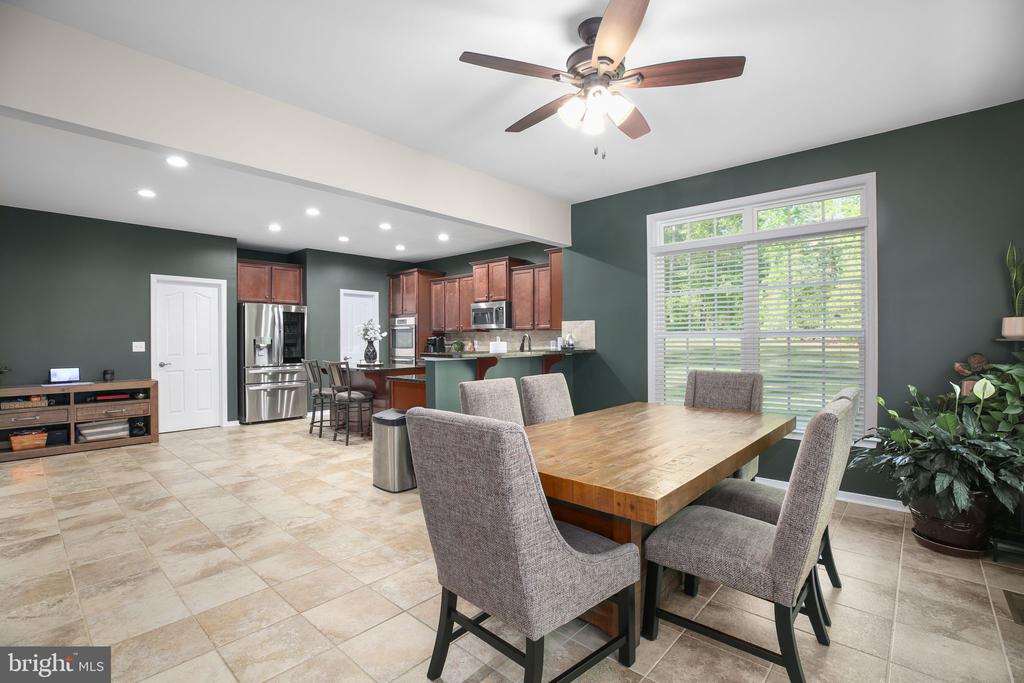11213 KAILEE LN, SPOTSYLVANIA, Virginia 22553, 5 Bedrooms Bedrooms, ,4 BathroomsBathrooms,Residential,11213 KAILEE LN,VASP2041574 MLS # VASP2041574
