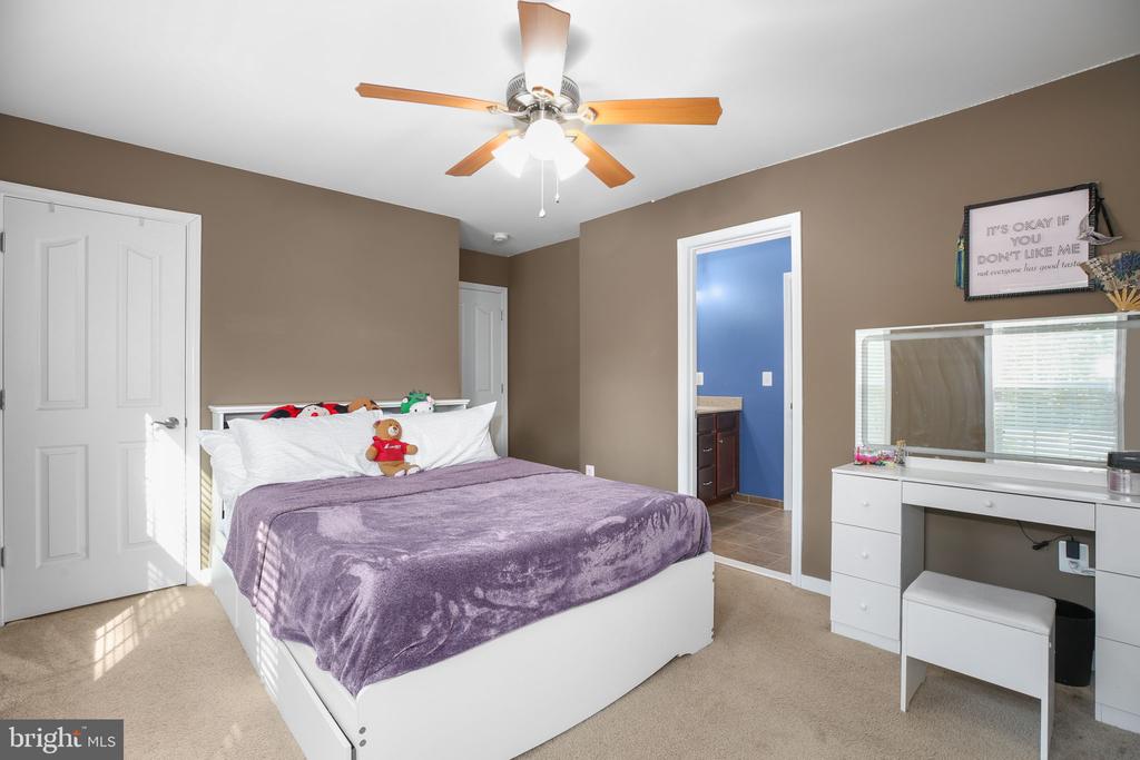 11213 KAILEE LN, SPOTSYLVANIA, Virginia 22553, 5 Bedrooms Bedrooms, ,4 BathroomsBathrooms,Residential,11213 KAILEE LN,VASP2041574 MLS # VASP2041574