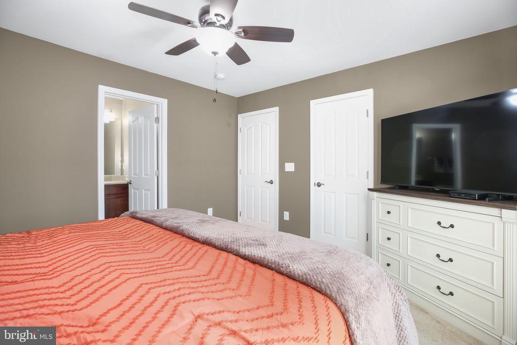 11213 KAILEE LN, SPOTSYLVANIA, Virginia 22553, 5 Bedrooms Bedrooms, ,4 BathroomsBathrooms,Residential,11213 KAILEE LN,VASP2041574 MLS # VASP2041574