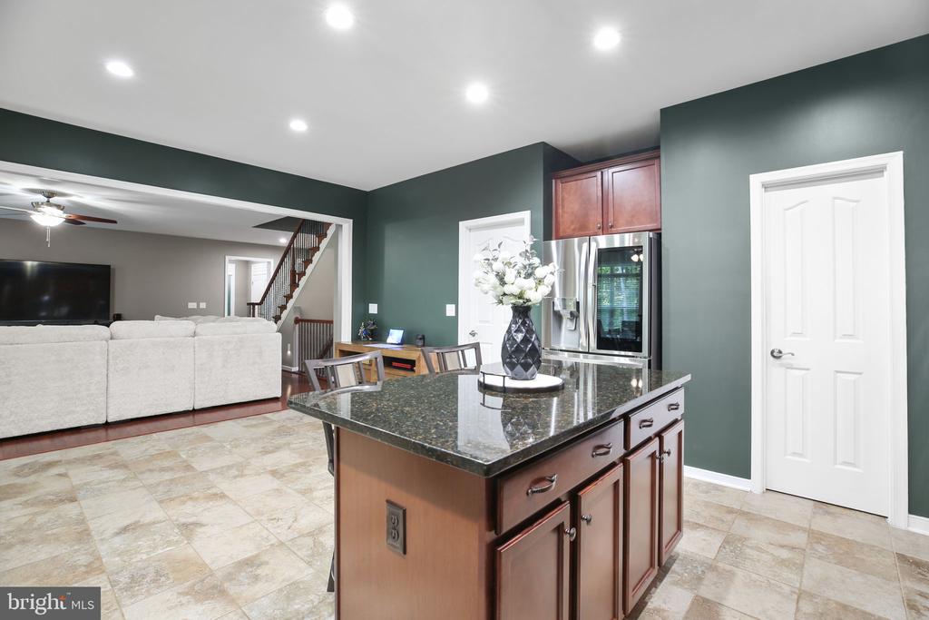 11213 KAILEE LN, SPOTSYLVANIA, Virginia 22553, 5 Bedrooms Bedrooms, ,4 BathroomsBathrooms,Residential,11213 KAILEE LN,VASP2041574 MLS # VASP2041574