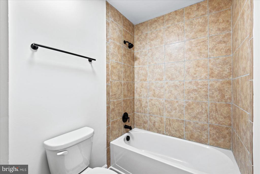 2128 HAMWAY DR, FREDERICKSBURG, Virginia 22407, 3 Bedrooms Bedrooms, ,2 BathroomsBathrooms,Residential,MILL GARDEN,2128 HAMWAY DR,VASP2041710 MLS # VASP2041710