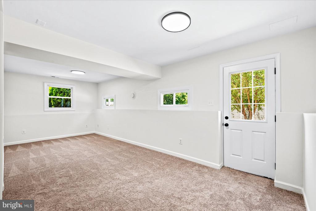 2128 HAMWAY DR, FREDERICKSBURG, Virginia 22407, 3 Bedrooms Bedrooms, ,2 BathroomsBathrooms,Residential,MILL GARDEN,2128 HAMWAY DR,VASP2041710 MLS # VASP2041710