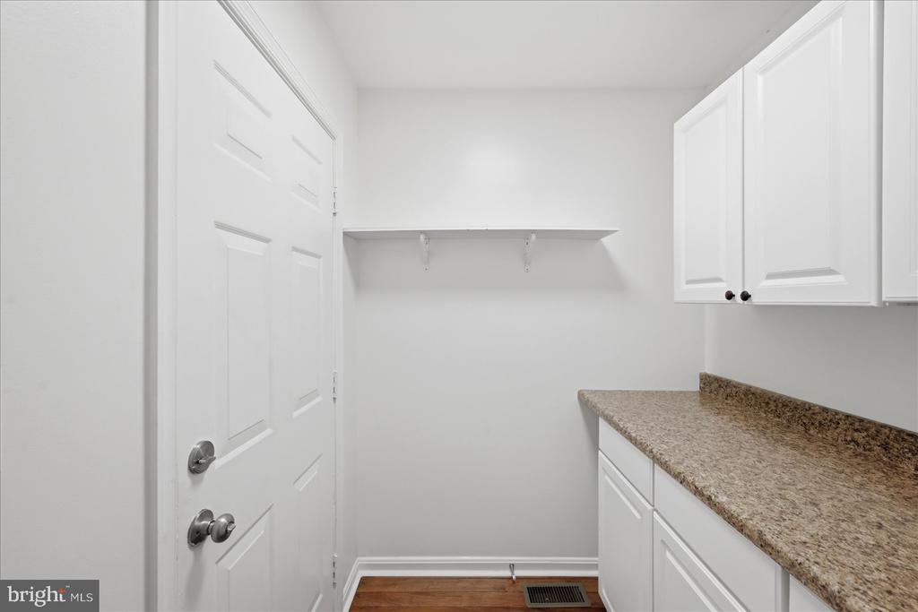 10403 COLECHESTER ST, FREDERICKSBURG, Virginia 22408, 5 Bedrooms Bedrooms, ,3 BathroomsBathrooms,Residential,10403 COLECHESTER ST,VASP2041734 MLS # VASP2041734