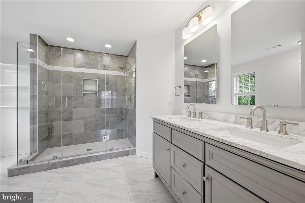 10403 COLECHESTER ST, FREDERICKSBURG, Virginia 22408, 5 Bedrooms Bedrooms, ,3 BathroomsBathrooms,Residential,10403 COLECHESTER ST,VASP2041734 MLS # VASP2041734