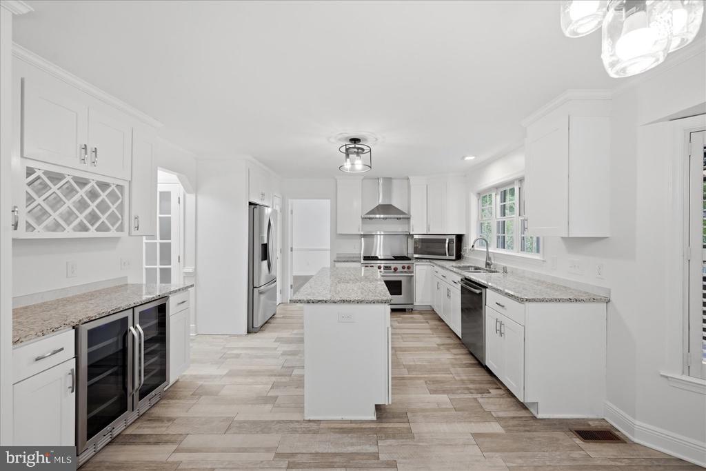 10403 COLECHESTER ST, FREDERICKSBURG, Virginia 22408, 5 Bedrooms Bedrooms, ,3 BathroomsBathrooms,Residential,10403 COLECHESTER ST,VASP2041734 MLS # VASP2041734