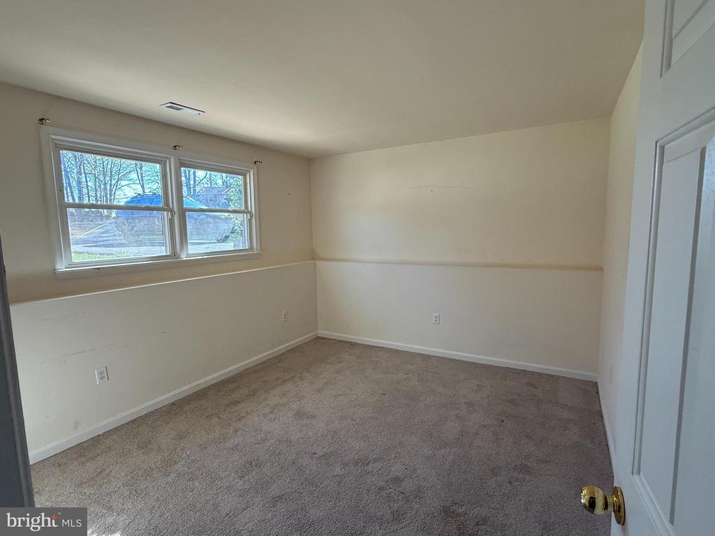 4 JENBECK CT, FREDERICKSBURG, Virginia 22407, 5 Bedrooms Bedrooms, ,3 BathroomsBathrooms,Residential,4 JENBECK CT,VASP2040896 MLS # VASP2040896