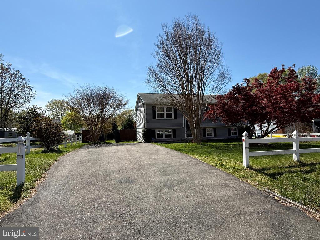 4 JENBECK CT, FREDERICKSBURG, Virginia 22407, 5 Bedrooms Bedrooms, ,3 BathroomsBathrooms,Residential,4 JENBECK CT,VASP2040896 MLS # VASP2040896