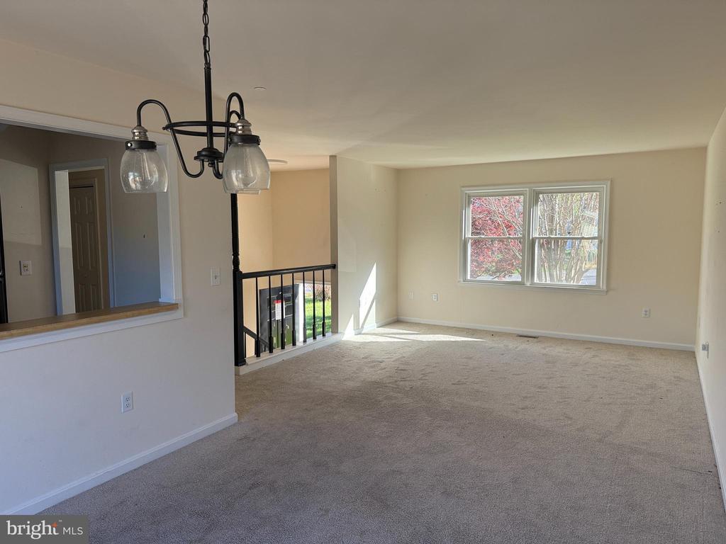 4 JENBECK CT, FREDERICKSBURG, Virginia 22407, 5 Bedrooms Bedrooms, ,3 BathroomsBathrooms,Residential,4 JENBECK CT,VASP2040896 MLS # VASP2040896