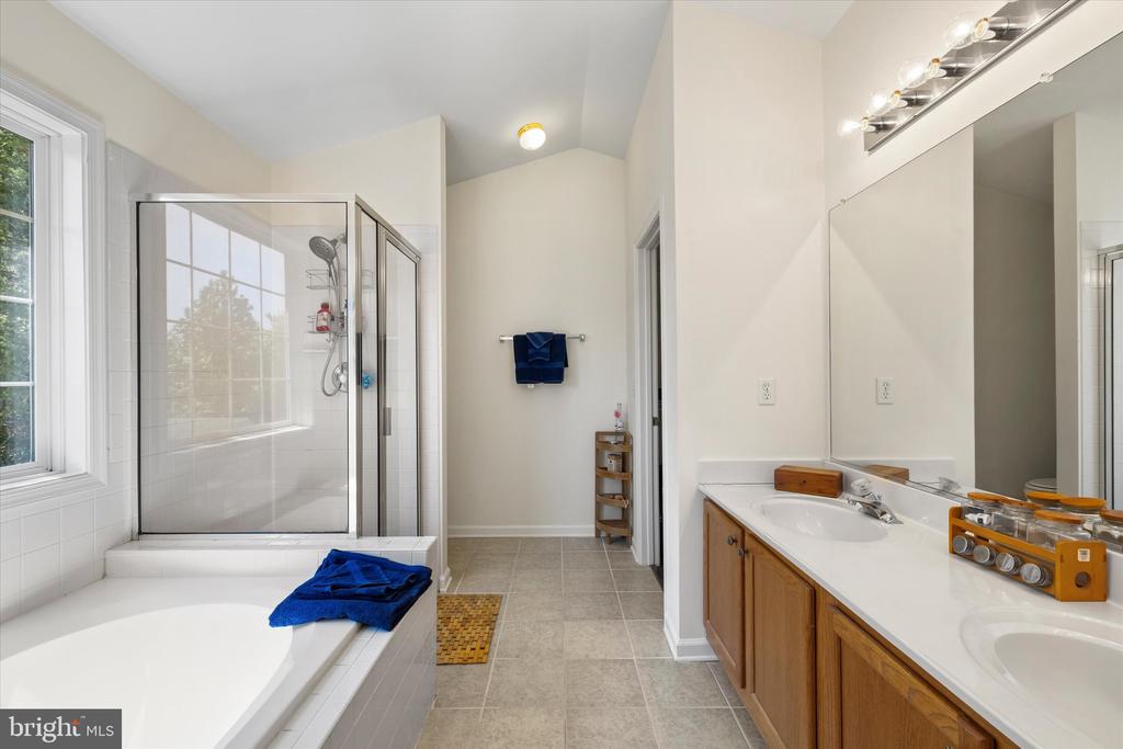 2416 RUFFIN DR, FREDERICKSBURG, Virginia 22408, 3 Bedrooms Bedrooms, ,2 BathroomsBathrooms,Residential,2416 RUFFIN DR,VASP2041866 MLS # VASP2041866