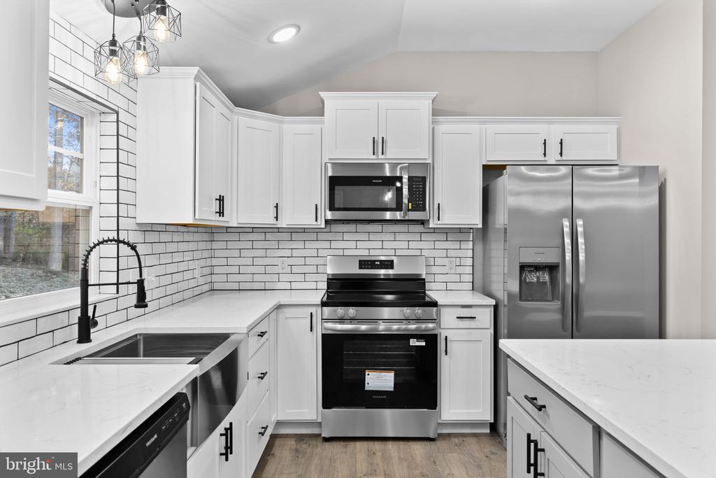 8611 ENGLEMAN LN, SPOTSYLVANIA, Virginia 22551, 3 Bedrooms Bedrooms, ,2 BathroomsBathrooms,Residential,8611 ENGLEMAN LN,VASP2041876 MLS # VASP2041876