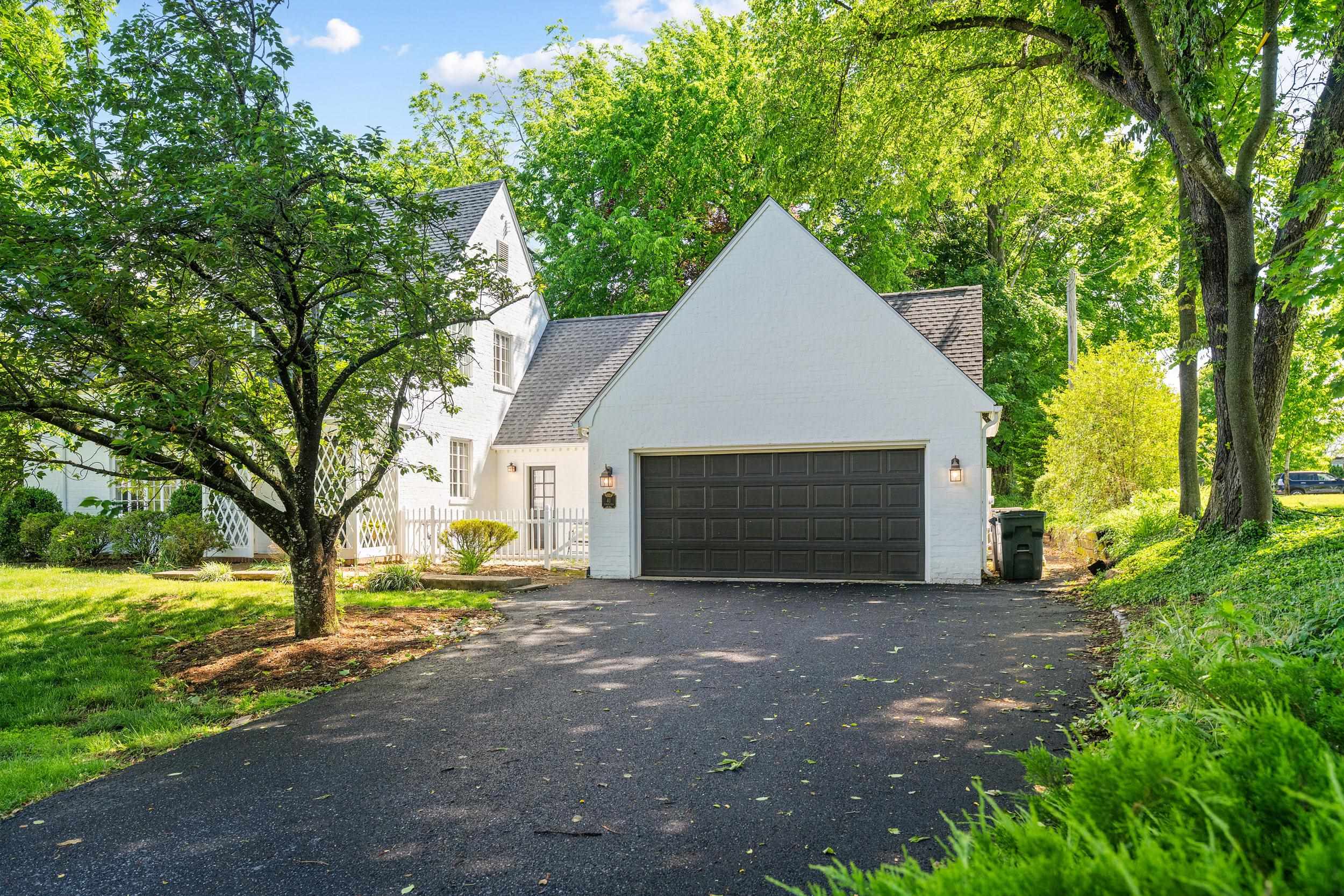 41 RIDGEVIEW RD, STAUNTON, Virginia 24401, 4 Bedrooms Bedrooms, ,3 BathroomsBathrooms,Residential,41 RIDGEVIEW RD,677074 MLS # 677074