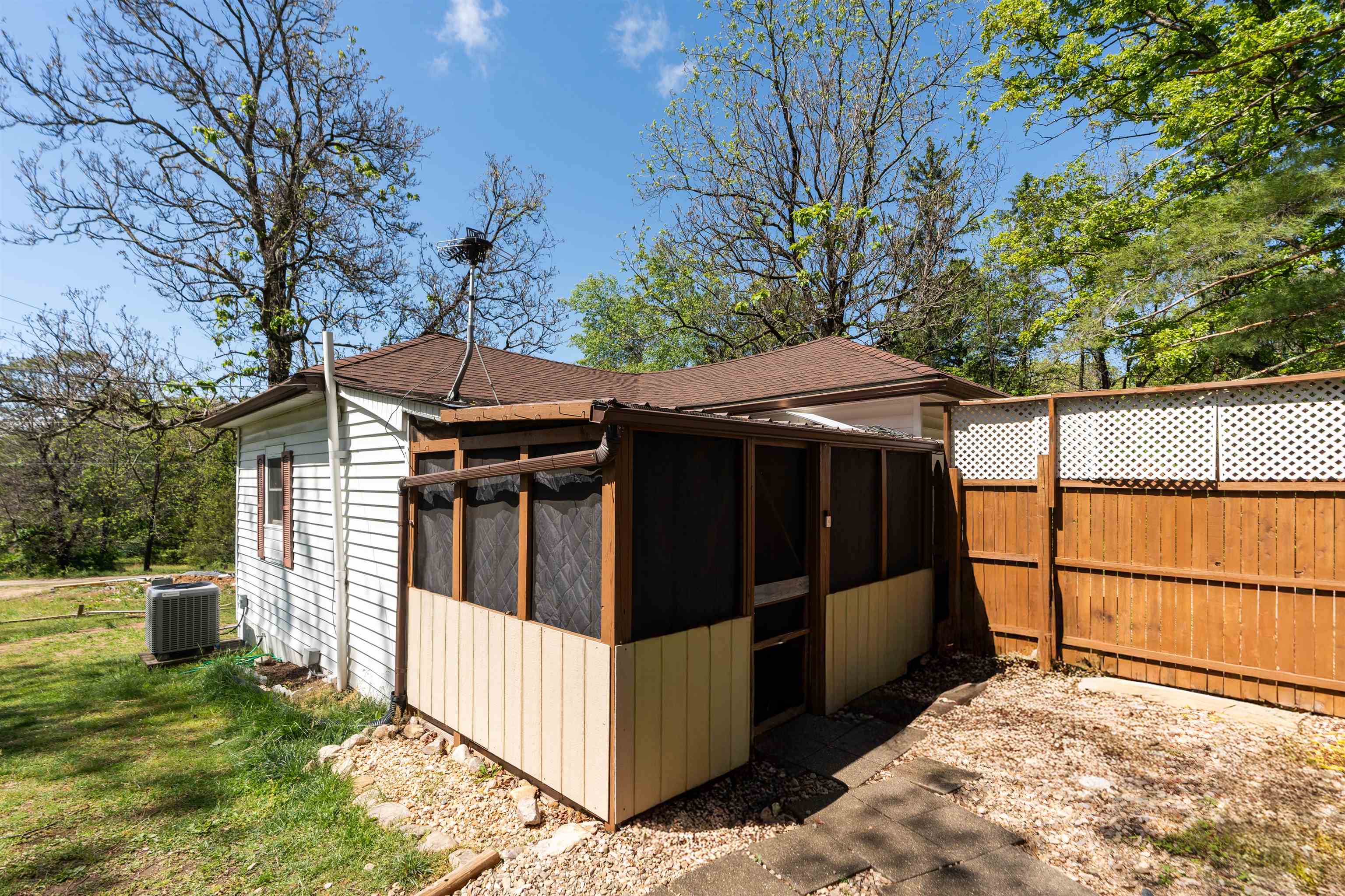 143 PKIN LN, RAPHINE, Virginia 24472, 1 Bedroom Bedrooms, ,1 BathroomBathrooms,Residential,143 PKIN LN,677082 MLS # 677082