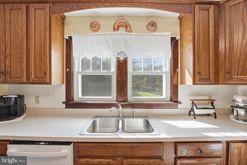 24 SUNDOWN LN, BOSTON, Virginia 22713, 3 Bedrooms Bedrooms, ,2 BathroomsBathrooms,Residential,24 SUNDOWN LN,VARP2002612 MLS # VARP2002612