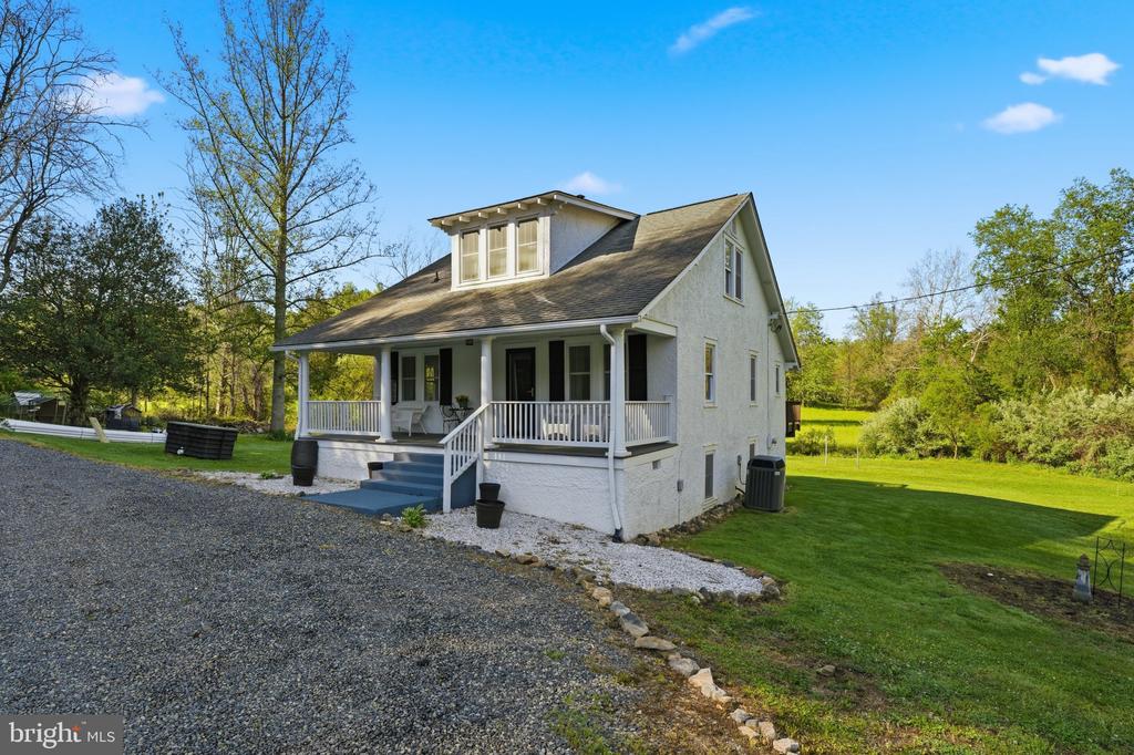 24 SUNDOWN LN, BOSTON, Virginia 22713, 3 Bedrooms Bedrooms, ,2 BathroomsBathrooms,Residential,24 SUNDOWN LN,VARP2002612 MLS # VARP2002612