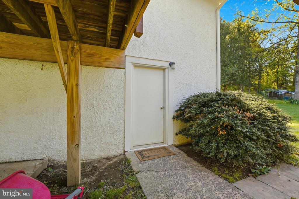 24 SUNDOWN LN, BOSTON, Virginia 22713, 3 Bedrooms Bedrooms, ,2 BathroomsBathrooms,Residential,24 SUNDOWN LN,VARP2002612 MLS # VARP2002612
