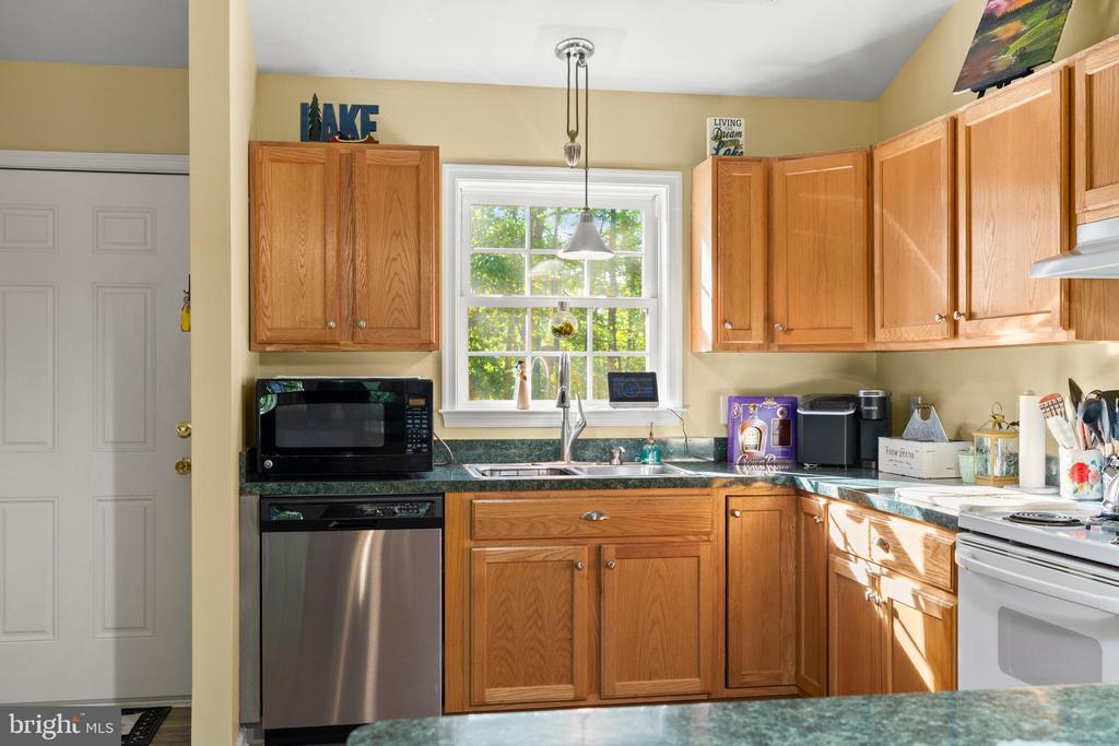 239 OAKWOOD DR, MINERAL, Virginia 23117, 2 Bedrooms Bedrooms, ,2 BathroomsBathrooms,Residential,239 OAKWOOD DR,VALA2009850 MLS # VALA2009850
