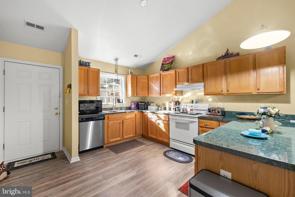 239 OAKWOOD DR, MINERAL, Virginia 23117, 2 Bedrooms Bedrooms, ,2 BathroomsBathrooms,Residential,239 OAKWOOD DR,VALA2009850 MLS # VALA2009850
