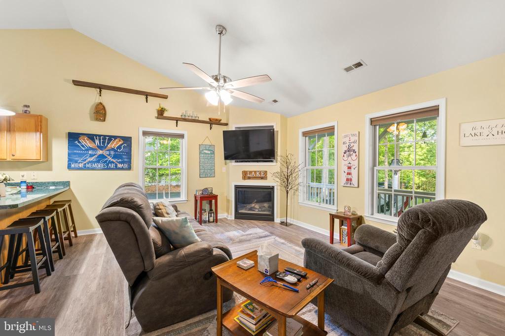 239 OAKWOOD DR, MINERAL, Virginia 23117, 2 Bedrooms Bedrooms, ,2 BathroomsBathrooms,Residential,239 OAKWOOD DR,VALA2009850 MLS # VALA2009850