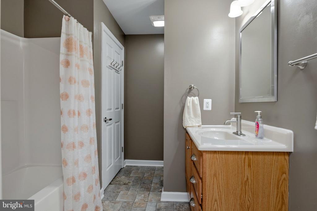 248 OAKWOOD DR, MINERAL, Virginia 23117, 3 Bedrooms Bedrooms, ,3 BathroomsBathrooms,Residential,248 OAKWOOD DR,VALA2009776 MLS # VALA2009776