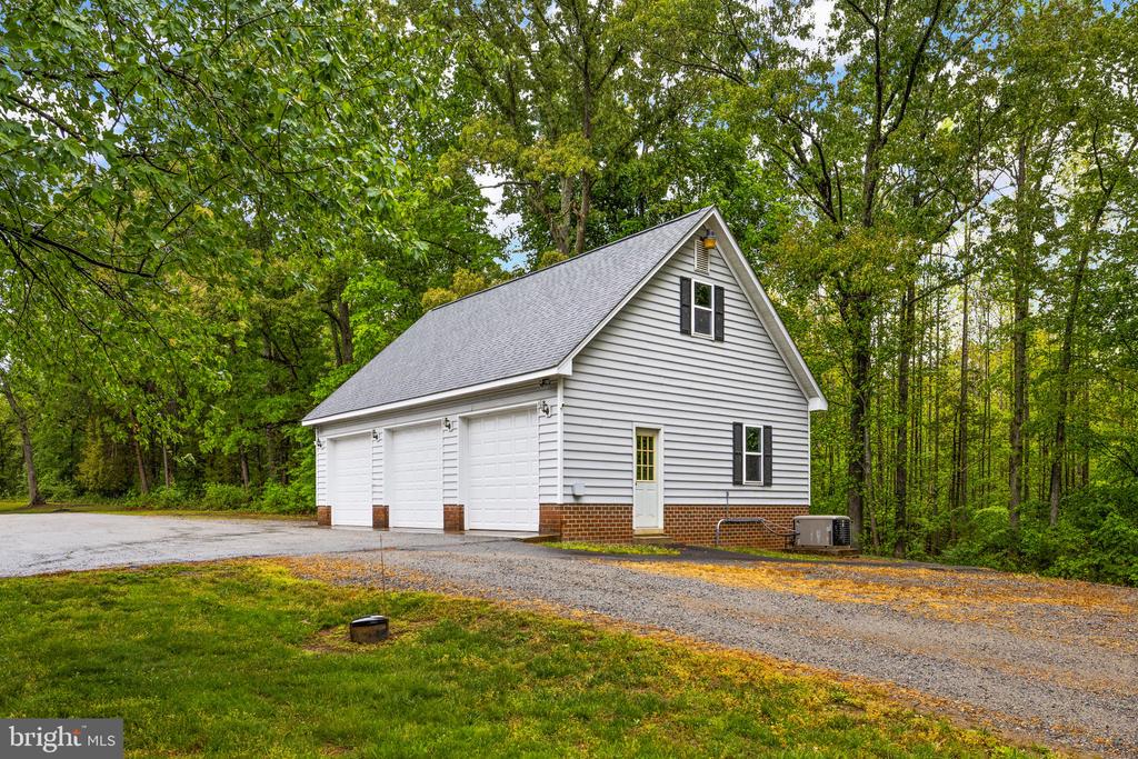 1942 BIBB STORE RD, LOUISA, Virginia 23093, 4 Bedrooms Bedrooms, ,3 BathroomsBathrooms,Residential,1942 BIBB STORE RD,VALA2009804 MLS # VALA2009804