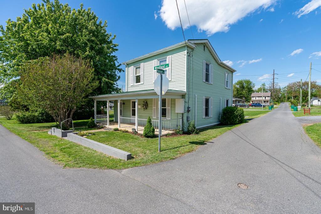 302 WOODLAND AVE, LURAY, Virginia 22835, 2 Bedrooms Bedrooms, ,1 BathroomBathrooms,Residential,302 WOODLAND AVE,VAPA2006394 MLS # VAPA2006394