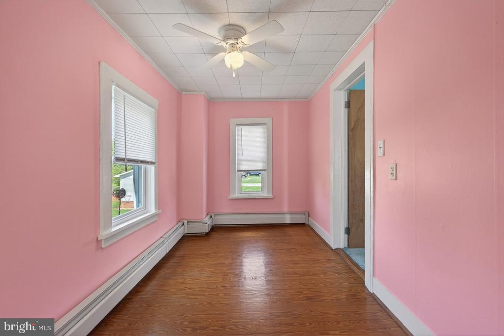 302 WOODLAND AVE, LURAY, Virginia 22835, 2 Bedrooms Bedrooms, ,1 BathroomBathrooms,Residential,302 WOODLAND AVE,VAPA2006394 MLS # VAPA2006394