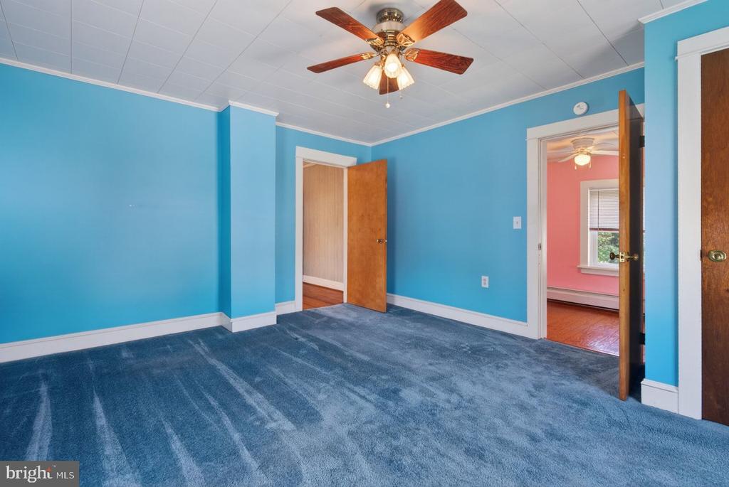 302 WOODLAND AVE, LURAY, Virginia 22835, 2 Bedrooms Bedrooms, ,1 BathroomBathrooms,Residential,302 WOODLAND AVE,VAPA2006394 MLS # VAPA2006394