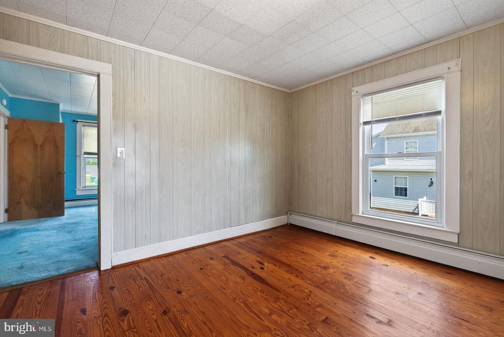 302 WOODLAND AVE, LURAY, Virginia 22835, 2 Bedrooms Bedrooms, ,1 BathroomBathrooms,Residential,302 WOODLAND AVE,VAPA2006394 MLS # VAPA2006394