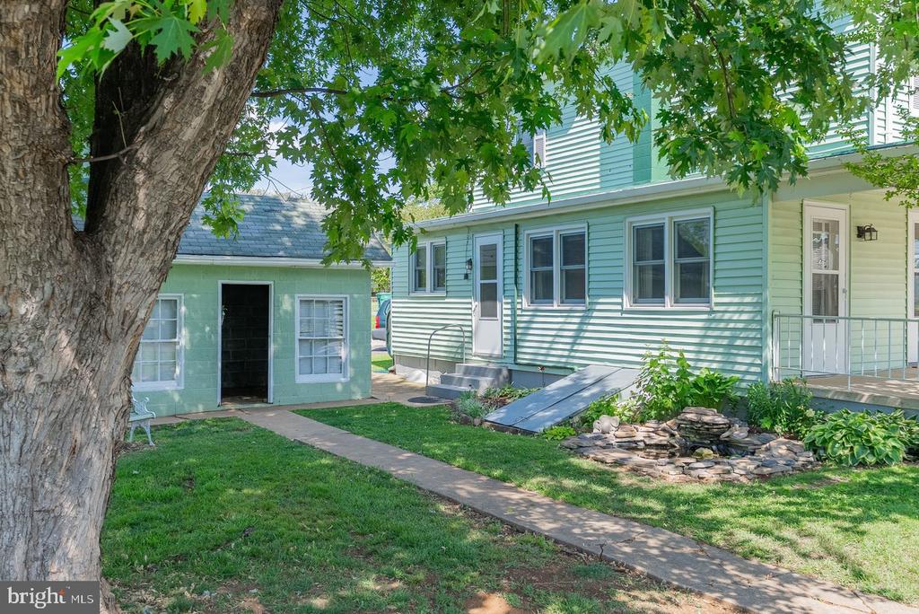 302 WOODLAND AVE, LURAY, Virginia 22835, 2 Bedrooms Bedrooms, ,1 BathroomBathrooms,Residential,302 WOODLAND AVE,VAPA2006394 MLS # VAPA2006394