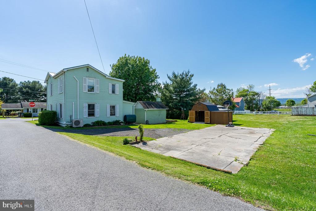 302 WOODLAND AVE, LURAY, Virginia 22835, 2 Bedrooms Bedrooms, ,1 BathroomBathrooms,Residential,302 WOODLAND AVE,VAPA2006394 MLS # VAPA2006394