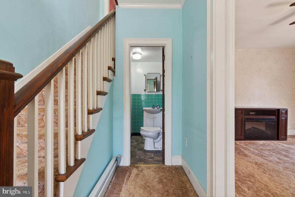 302 WOODLAND AVE, LURAY, Virginia 22835, 2 Bedrooms Bedrooms, ,1 BathroomBathrooms,Residential,302 WOODLAND AVE,VAPA2006394 MLS # VAPA2006394