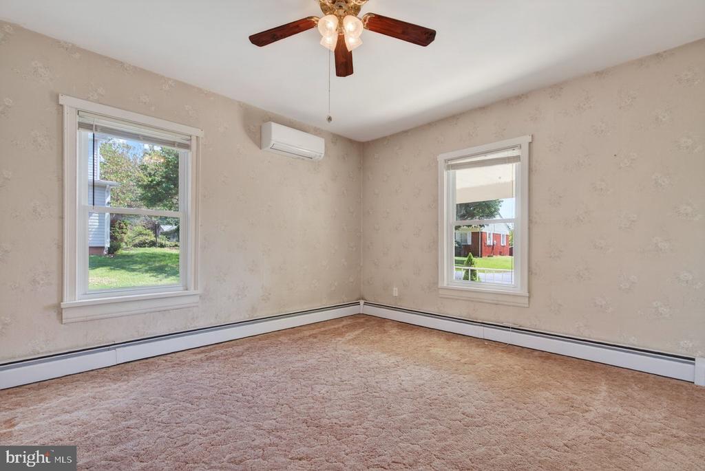 302 WOODLAND AVE, LURAY, Virginia 22835, 2 Bedrooms Bedrooms, ,1 BathroomBathrooms,Residential,302 WOODLAND AVE,VAPA2006394 MLS # VAPA2006394