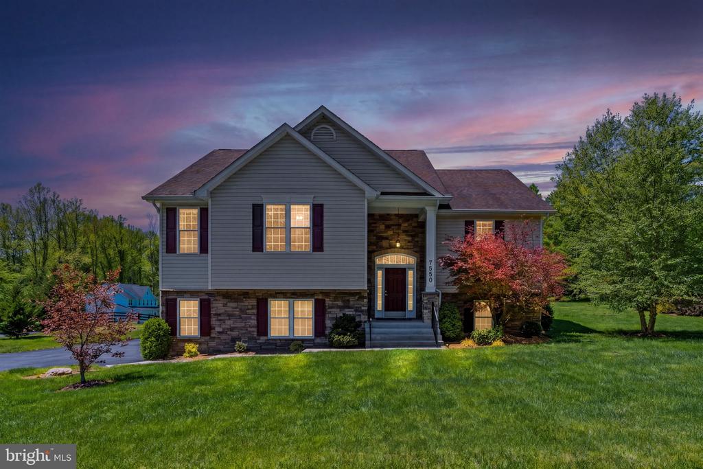 7550 FRYTOWN RD, WARRENTON, Virginia 20187, 4 Bedrooms Bedrooms, ,3 BathroomsBathrooms,Residential,7550 FRYTOWN RD,VAFQ2022002 MLS # VAFQ2022002