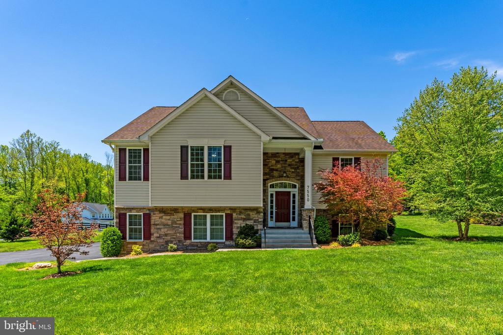 7550 FRYTOWN RD, WARRENTON, Virginia 20187, 4 Bedrooms Bedrooms, ,3 BathroomsBathrooms,Residential,7550 FRYTOWN RD,VAFQ2022002 MLS # VAFQ2022002
