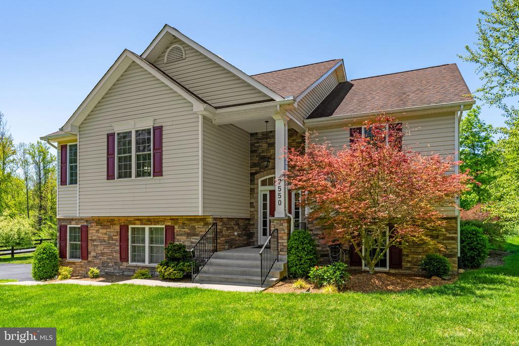 7550 FRYTOWN RD, WARRENTON, Virginia 20187, 4 Bedrooms Bedrooms, ,3 BathroomsBathrooms,Residential,7550 FRYTOWN RD,VAFQ2022002 MLS # VAFQ2022002