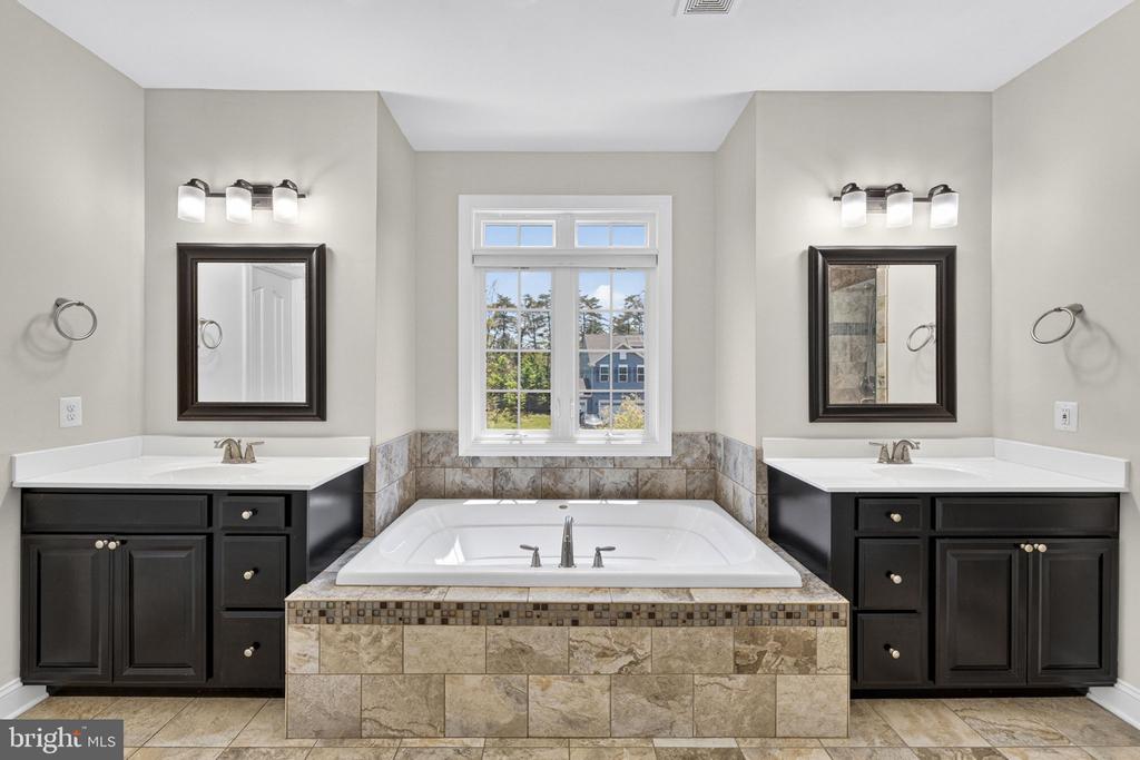 7550 FRYTOWN RD, WARRENTON, Virginia 20187, 4 Bedrooms Bedrooms, ,3 BathroomsBathrooms,Residential,7550 FRYTOWN RD,VAFQ2022002 MLS # VAFQ2022002